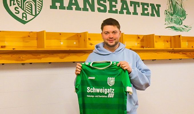 Simon Jansen verstärkt Erste